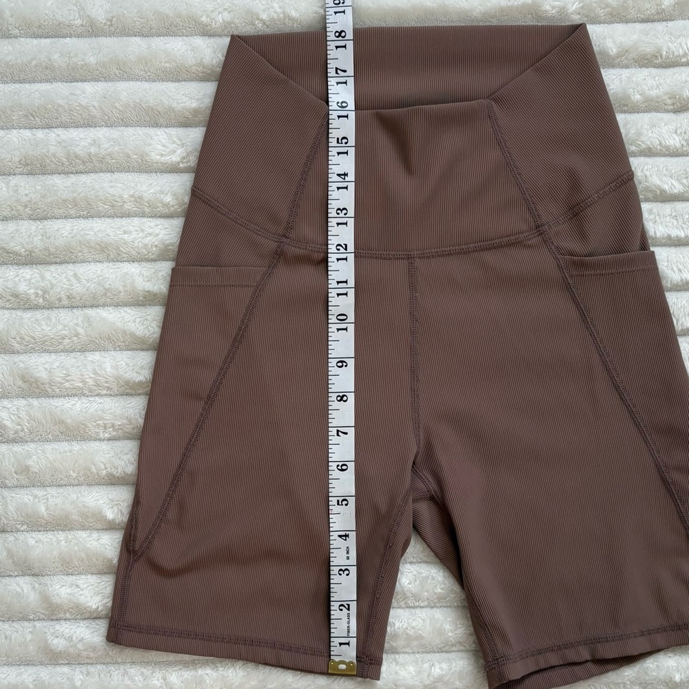 WILO The Label High Waist Bike Shorts Side Pockets Medium - Picture 8 of 8